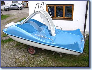 Tretboot Delphin mit vier Sitzen