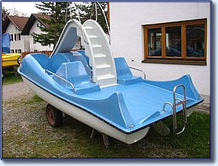 Tretboot Delphin mit vier Sitzen